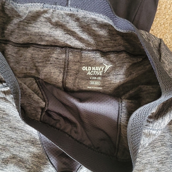 Shorts - Picture 2 of 4